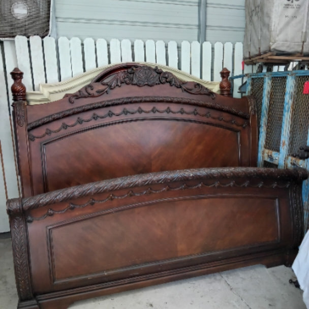 King Sleigh Bed