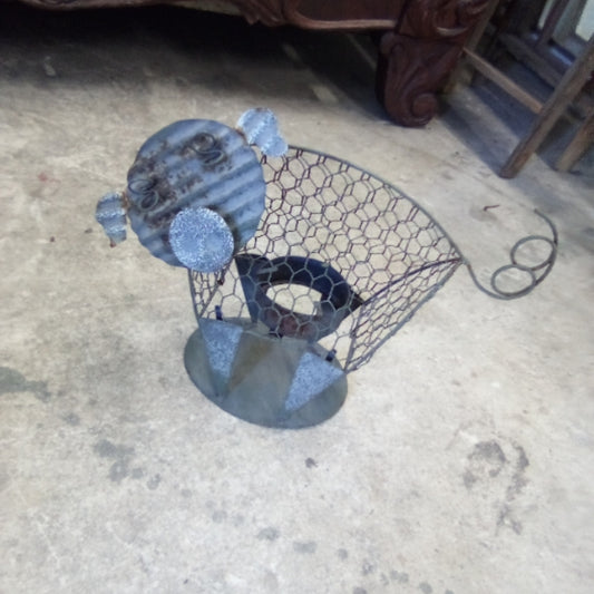 Chicken Wire Pig